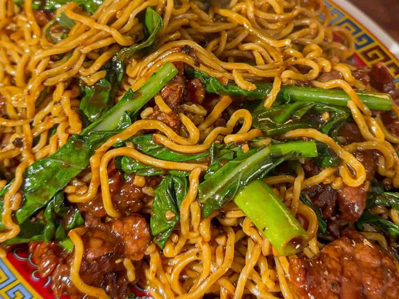 Black Pepper Beef Noodles